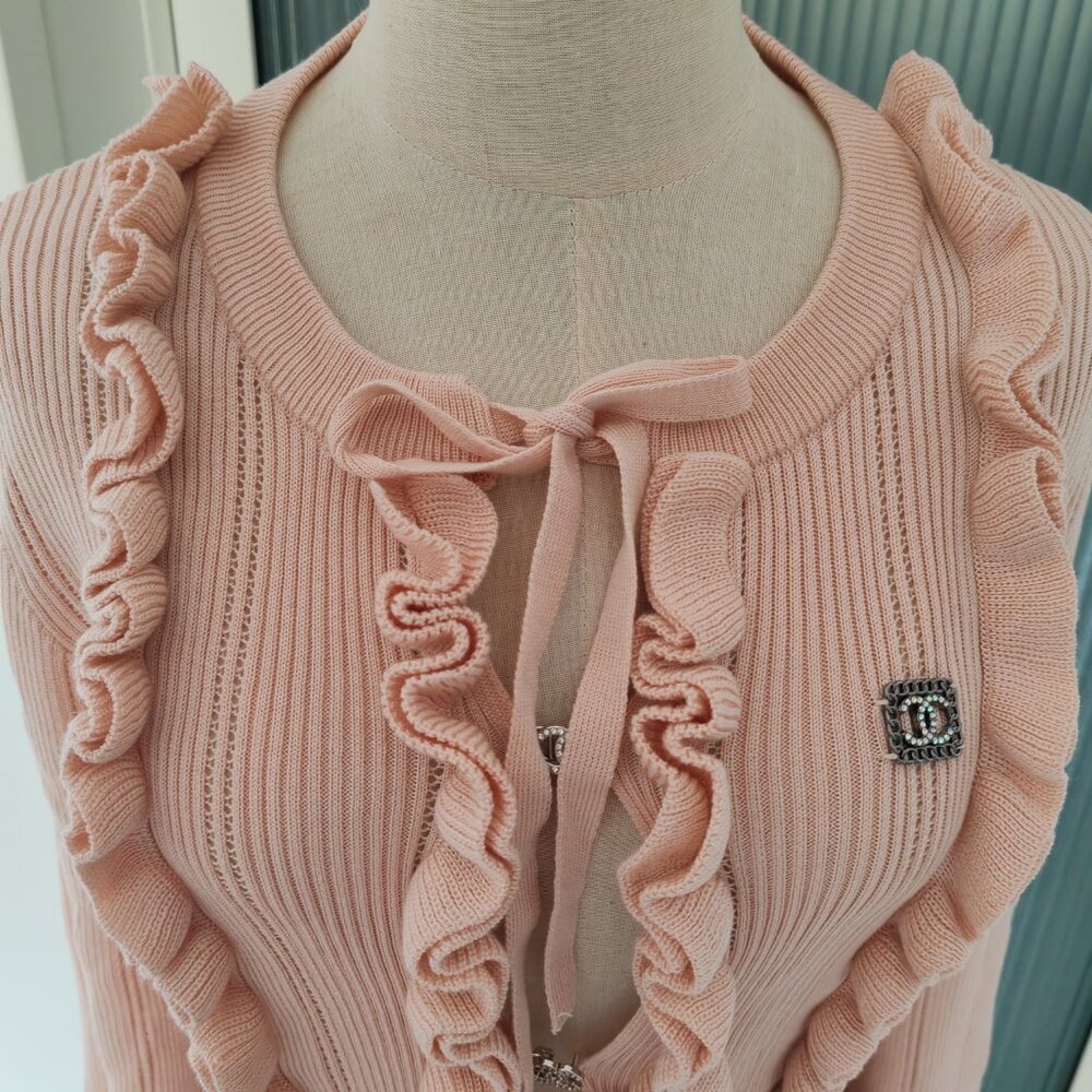 Chanel pink cardigan shirt - Picture 3 of 5